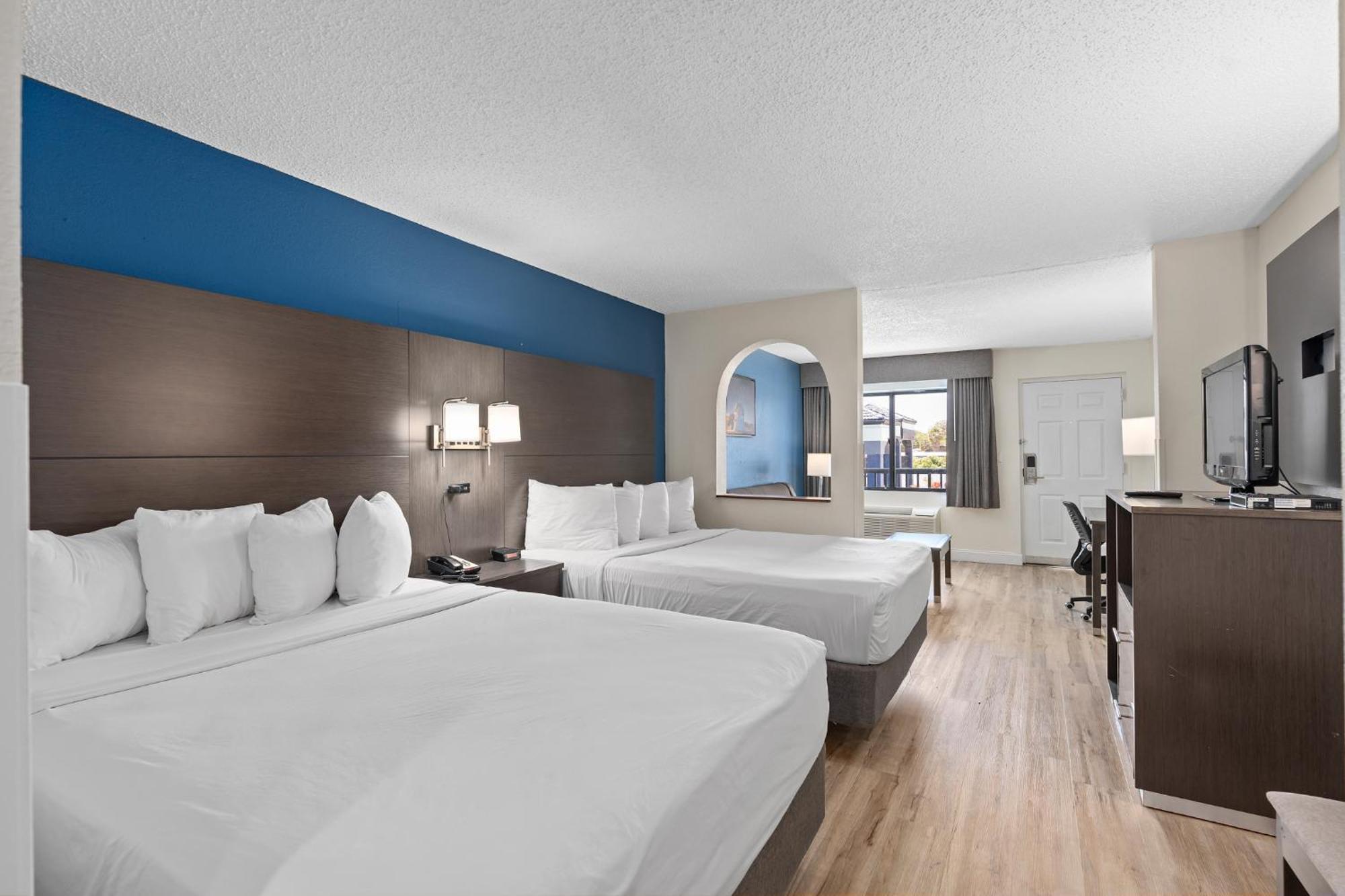 Готель Baymont By Wyndham Orlando East Alafaya Екстер'єр фото