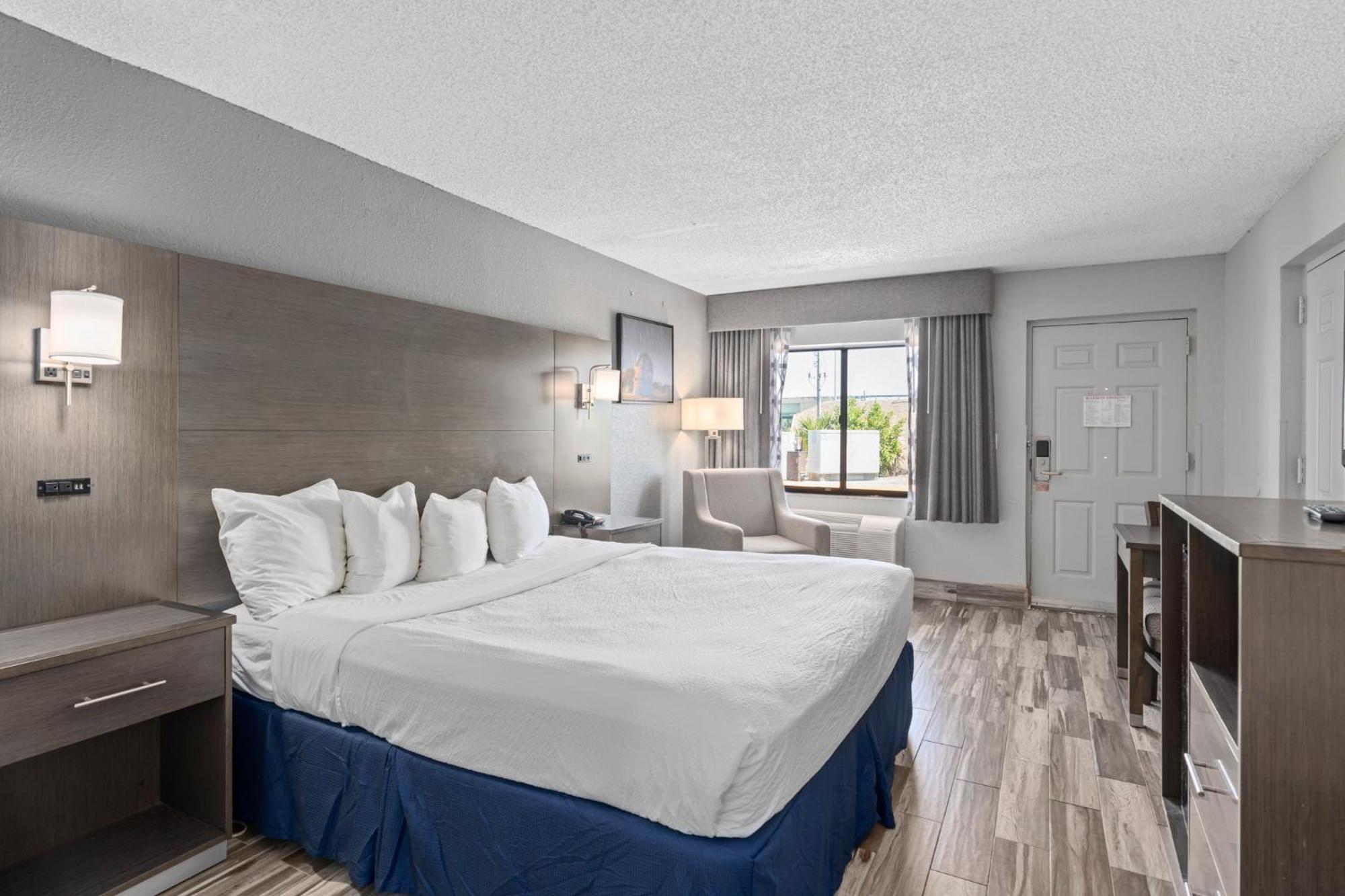 Готель Baymont By Wyndham Orlando East Alafaya Екстер'єр фото