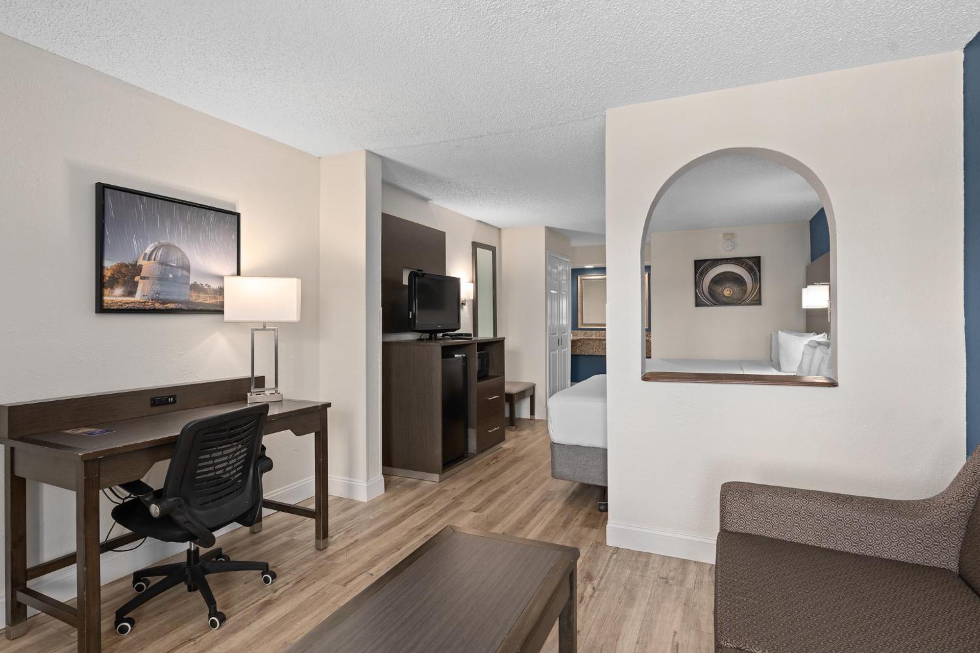 Готель Baymont By Wyndham Orlando East Alafaya Екстер'єр фото