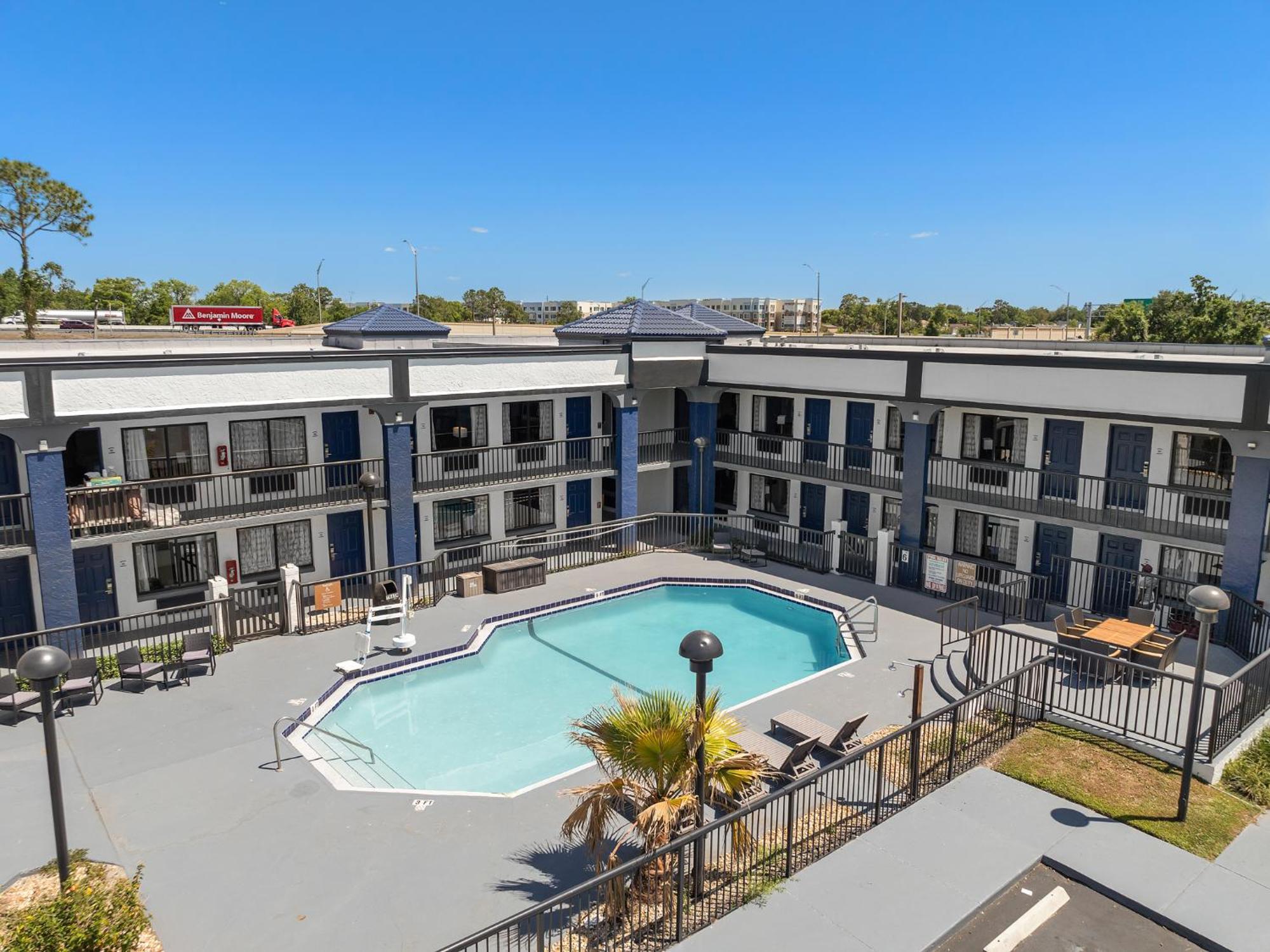 Готель Baymont By Wyndham Orlando East Alafaya Екстер'єр фото
