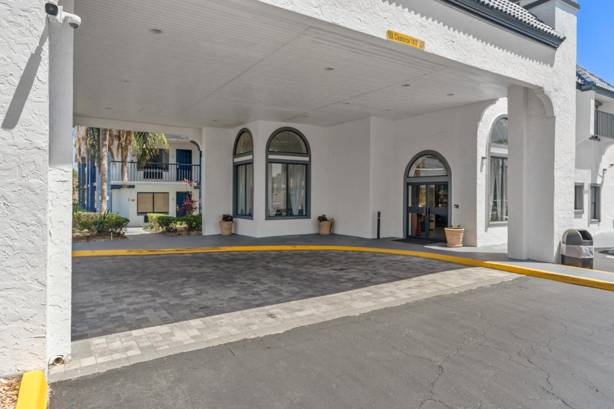 Готель Baymont By Wyndham Orlando East Alafaya Екстер'єр фото